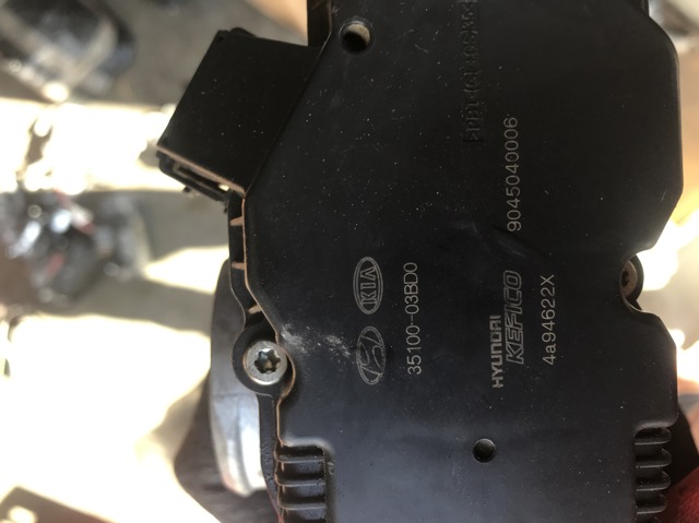 Дросільна заслінка в зборі 3510003BD0 HYUNDAI