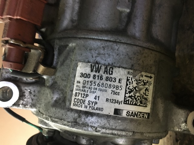 Компресор холодоагенту 3Q0816803E VAG
