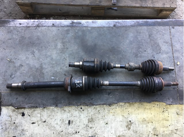 Привід передній правий 4341002590 TOYOTA
