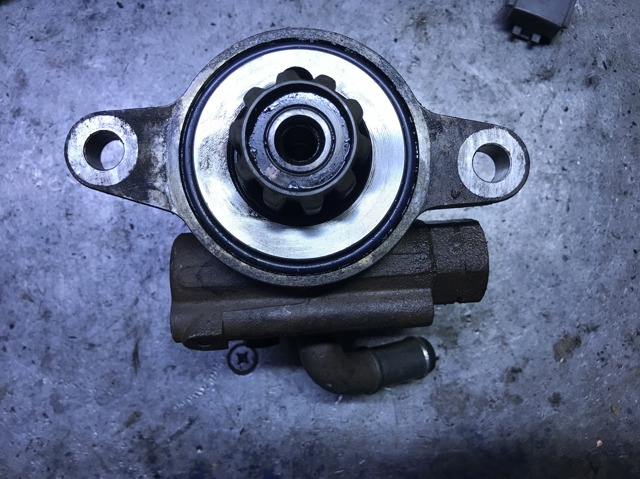 Насос ГУР (підсилювача керма) 4431035610 TOYOTA