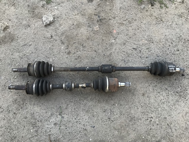 Піввісь передня, права 4950117050 HYUNDAI