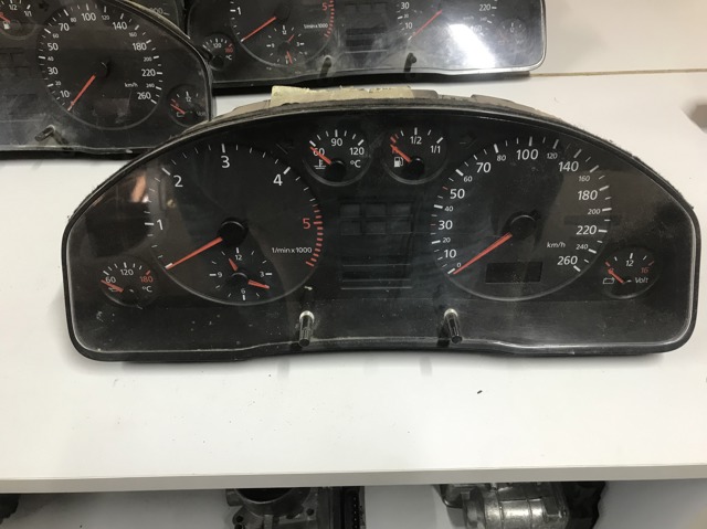 Приладова дошка-щиток приладів 4B0919860N VAG