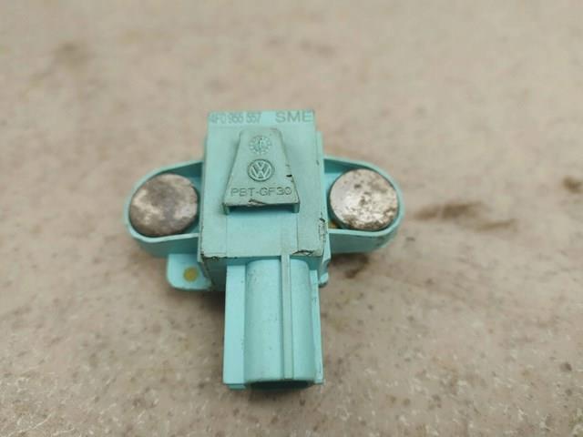 Датчик AIRBAG передній 4F0955557 VAG