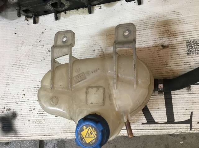 Водяний бачок системи охолодження 55700508 FIAT