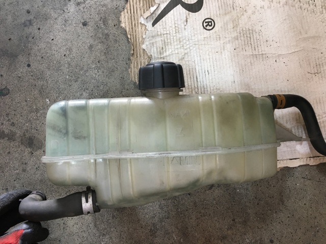 Водяний бачок системи охолодження 7701477290 RENAULT