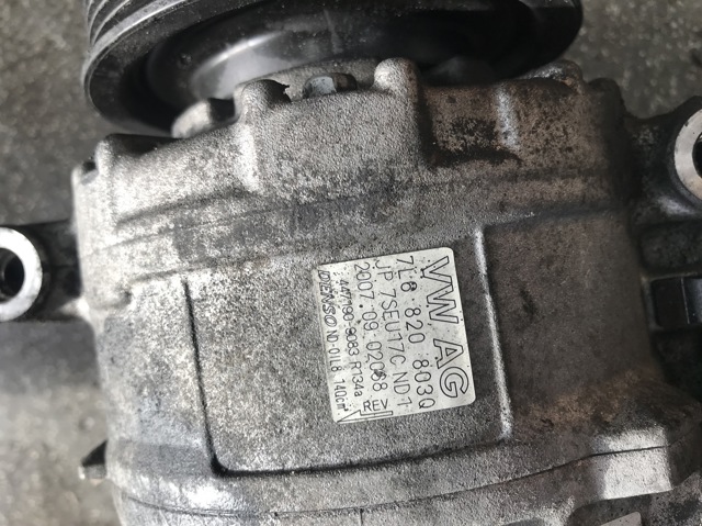 Компресор системи кондиціювання 7L6820803Q VAG