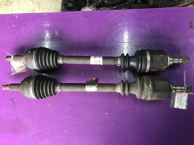 Привід лівий Renault Scenic 2