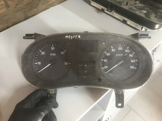 щиток приладу 8200359415 RENAULT