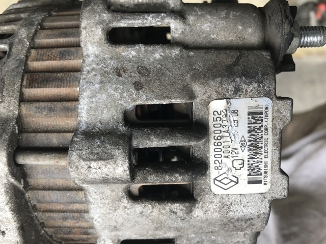 Авто генератор 8200660052 RENAULT