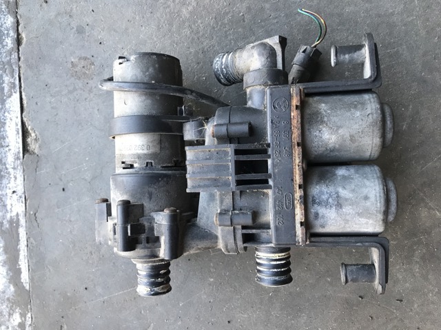 Кран системи опалення 8391348 BMW