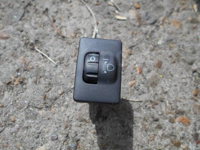 Кнопка коректора фар 8415252070 TOYOTA