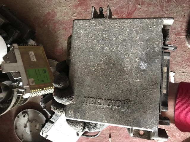 85GB12A297AB Ford