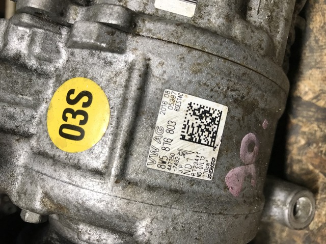 Компресор кондиціонера 8W5816803 VAG