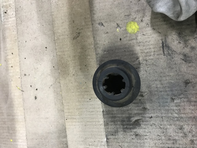Подушка радіатору нижня 94BB8125BB FORD