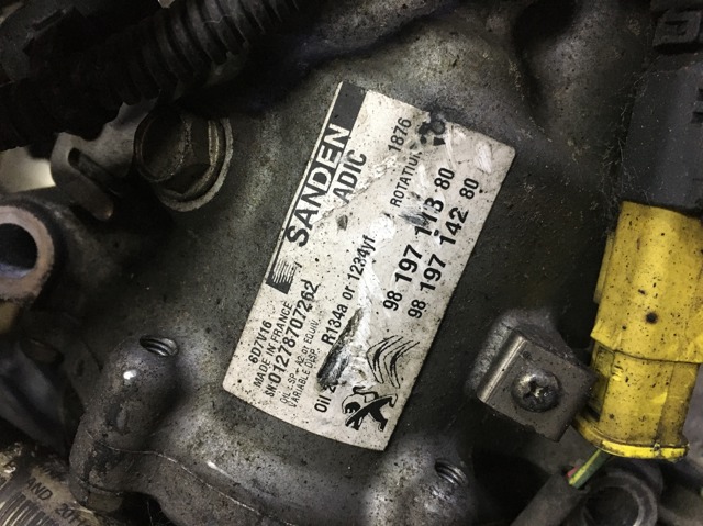Компресор системи кондиціювання 9819711380 PEUGEOT
