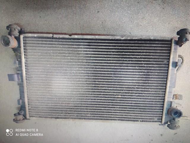 Радиатор охлаждения двигателя 98ab8005de