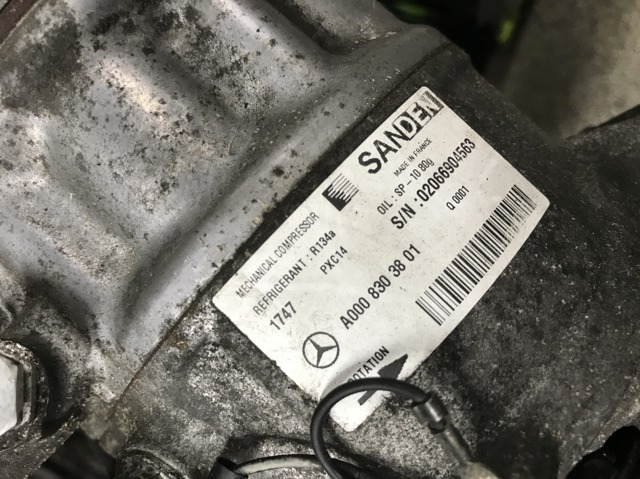 Компресор системи кондиціювання A0008303801 MERCEDES