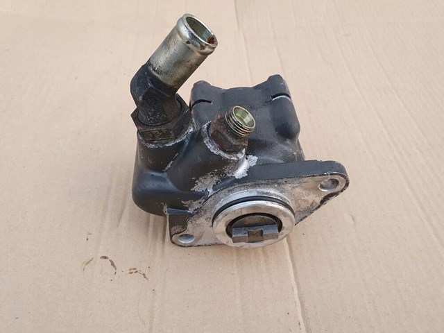 Насос рульового механізму A0024605080 MERCEDES