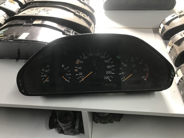 Панель приладів A2025407748 MERCEDES