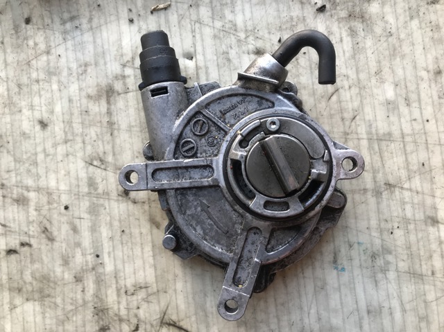 Насос вакуумний A2722300265 MERCEDES