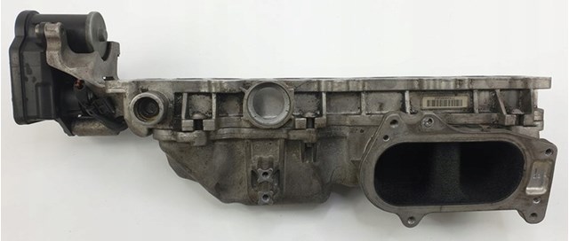 Колектор впускний A6400901537 MERCEDES