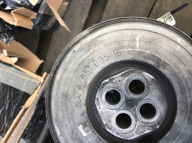 Демпфер колінвалу A6510351612 MERCEDES