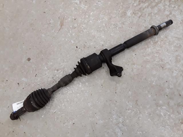 Привід правий GD782550XC MAZDA