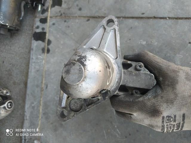 Стартер двигуна M000T87981 MAZDA