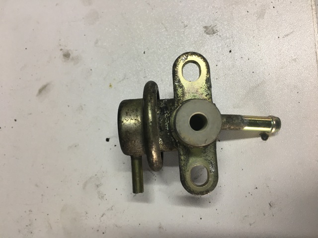 Регулятор тиску палива MD173985 MITSUBISHI