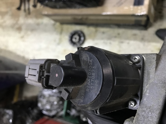 Клапан EGR R2AA20300A MAZDA