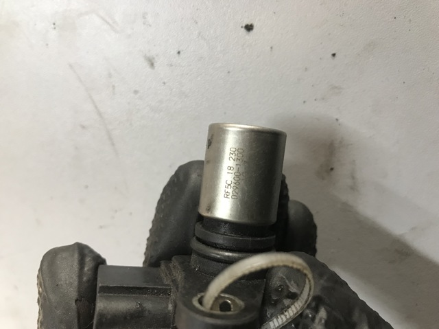 Датчик обуртів распредвалу RF5C18230 MAZDA