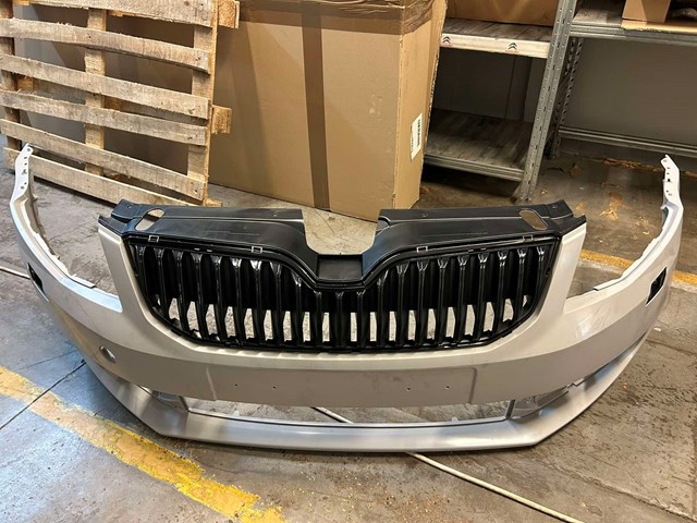 Кожух бампера переднього Skoda Octavia III A7