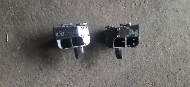 Кріплення бамера ліве 852285SK0A NISSAN
