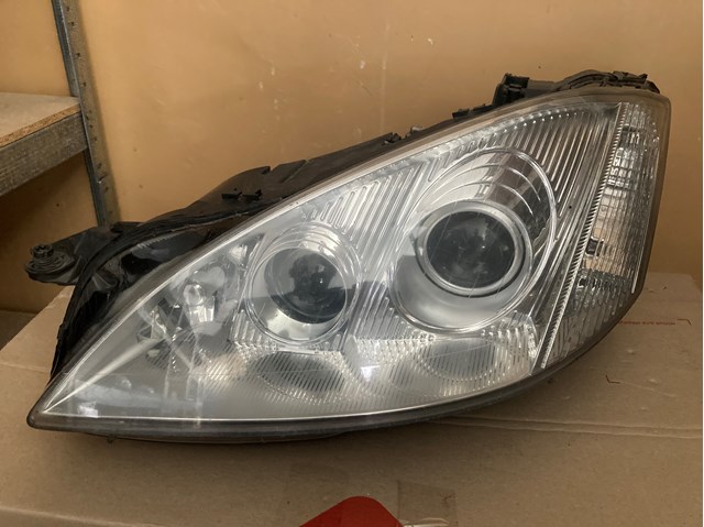 Блок фара ліва A2218207561 MERCEDES
