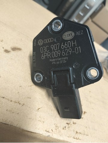 Датчик рівня мастила 03C907660H VAG