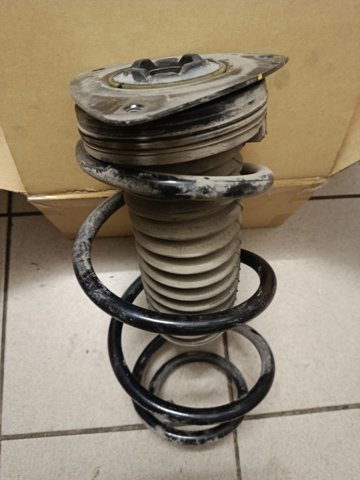 Кріплення переднього амортизатора 4060A693 MITSUBISHI