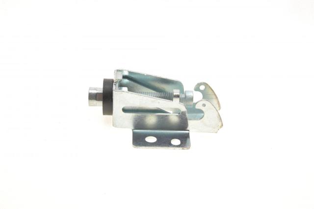 Крюк кріплення запасного колеса 8200497843 RENAULT