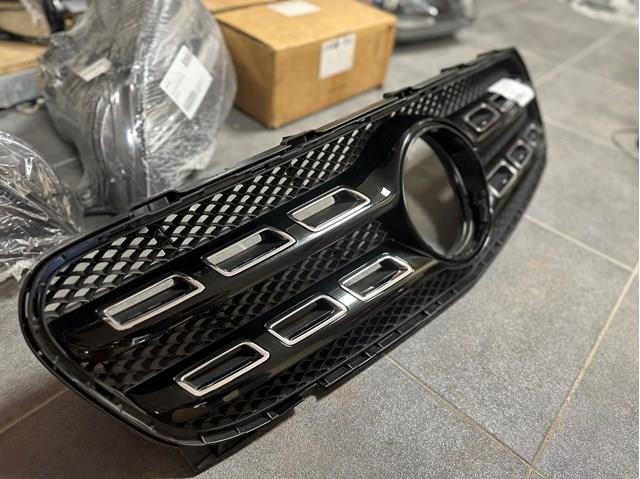 Облицювання радіатора A1568806400 MERCEDES