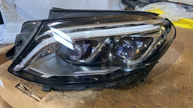 Основна фара в зборі ліва A1669065103 MERCEDES