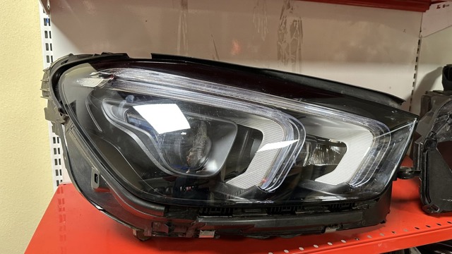 Права блок фара A1679064204 MERCEDES