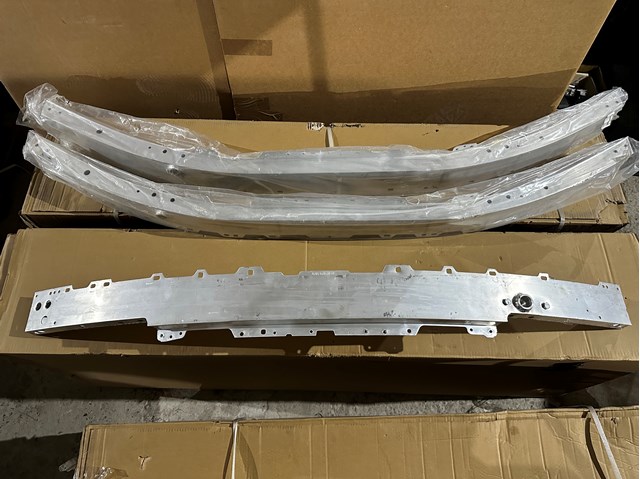 Буфер бампера переднього A2056202034 MERCEDES