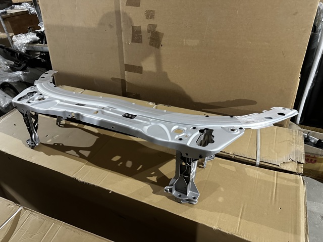Установча панель передня A2136206300 MERCEDES