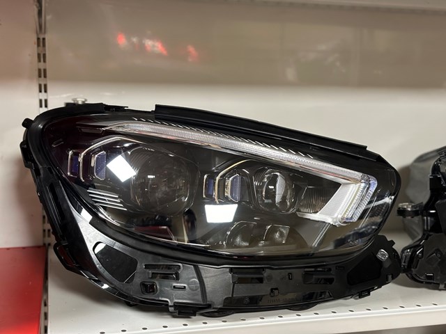 Фара передня права A2139060210 MERCEDES