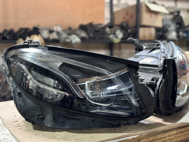 Основна фара - вставка A2139062806 MERCEDES