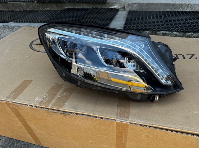 Фара основна права A2229062404 MERCEDES
