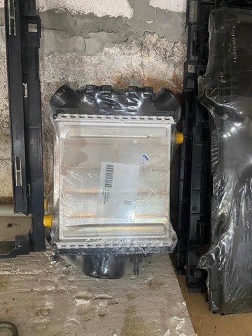Охолоджувач наддувочного повітря A2760900214 MERCEDES