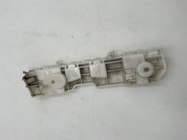 Ліве кріплення переднього бампера 622232031R RENAULT