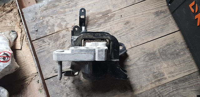 Права подушка мотора 12305F0150 TOYOTA
