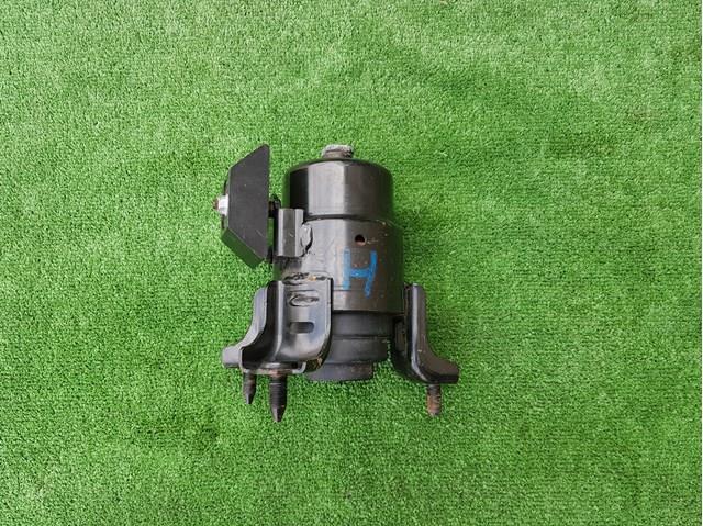 Подушка (опора) двигуна, передня 12361F0210 TOYOTA