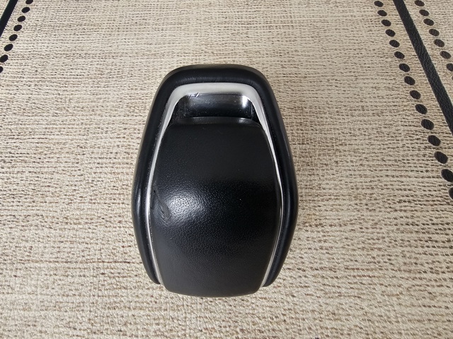 Ручка важеля коробки передач 3354240050C0 TOYOTA